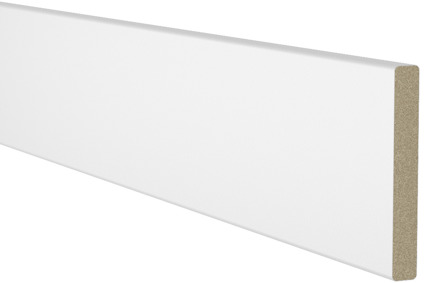 Vit MDF-listhållare med en skuren kant synlig, mot en svart bakgrund.